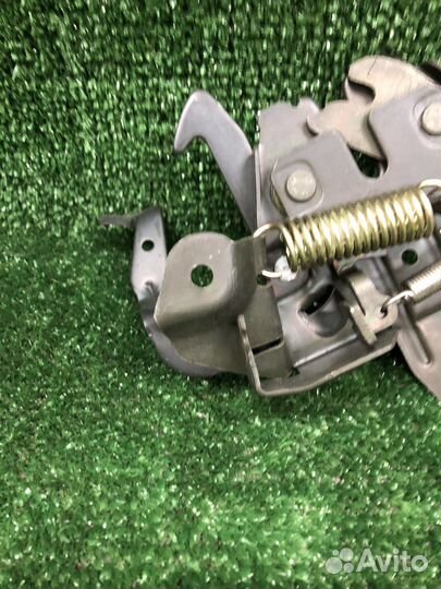 Замок капота Mitsubishi Galant 8