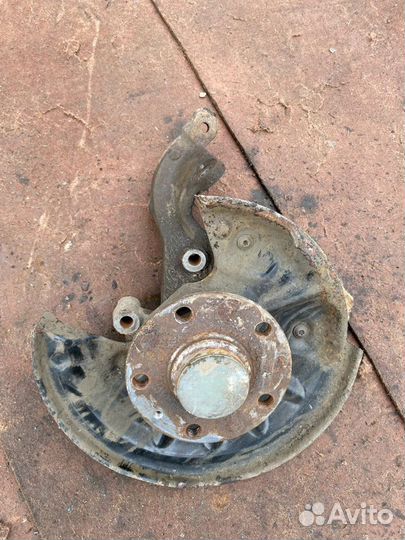 Кулак поворотный задний правый Skoda Octavia 3 A7