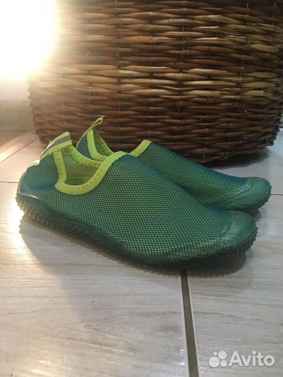 Обувь в бассейн