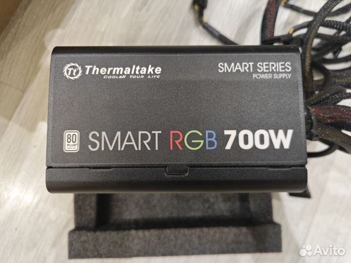 Тhеrmaltаkе Smаrt rgв 700W