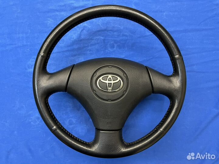 Оригинальный кожаный руль Toyota