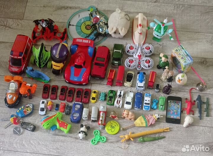 Конструкторы и игрушки