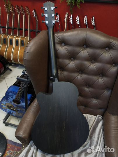 Акустическая гитара Martin Romas