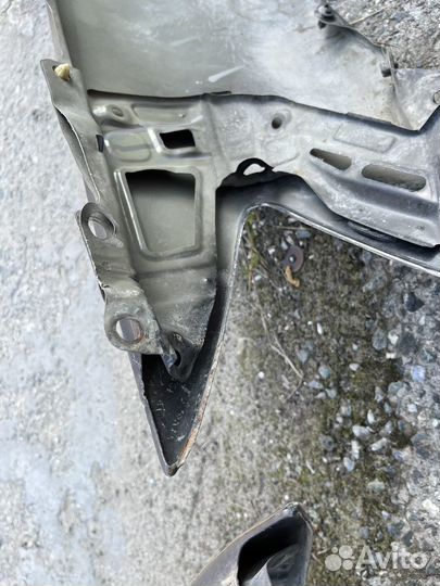 Крылья передние Lexus is 250 (GSE20)