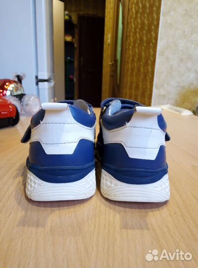 Кроссовки ботинки детские