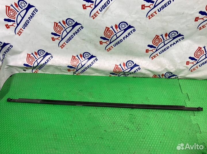 Молдинг стекла задний правый Acura Mdx YD2 J37A1