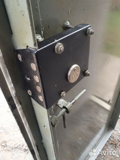 Металлическая дверь бу