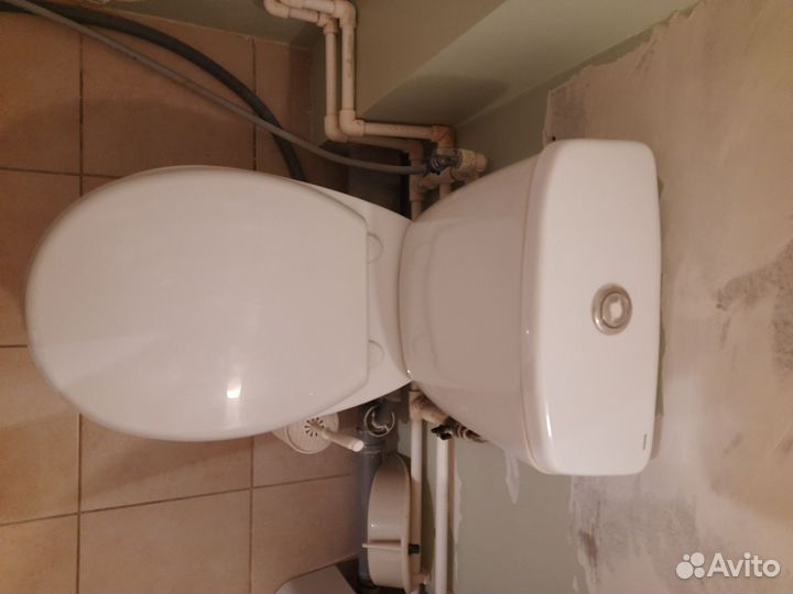 Унитаз с бачком