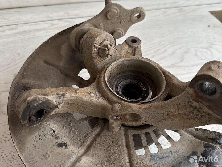 Toyota Camry v50 Цапфа передняя правая