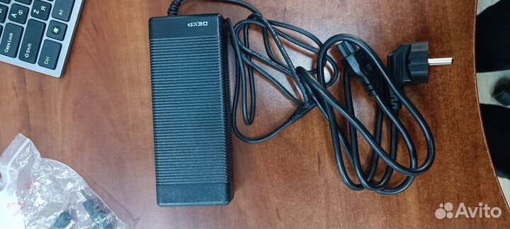Зарядное устройство для ноутбука dexp 150W
