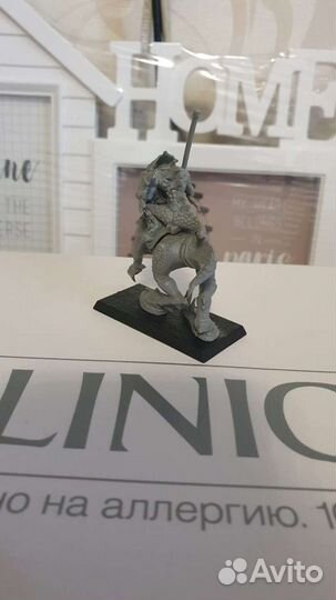 Коллекционная фигурка