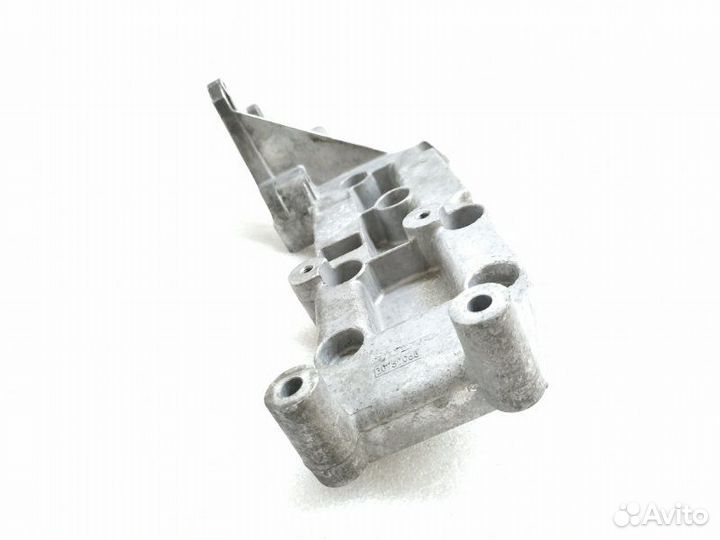 Кронштейн генератора Volvo Xc90 1 2.4D