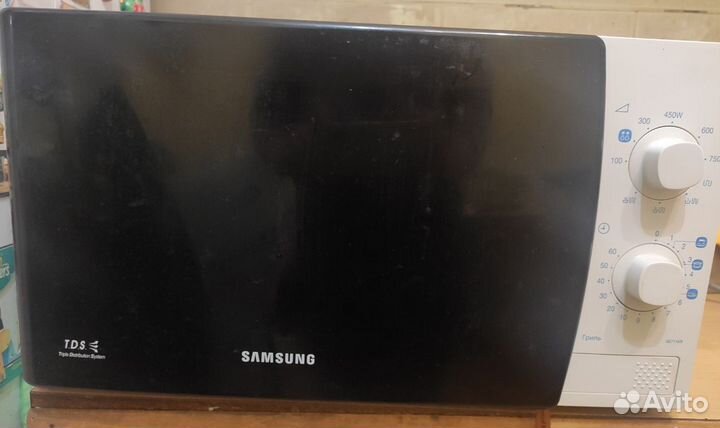 Микроволновая печь Samsung me81krw