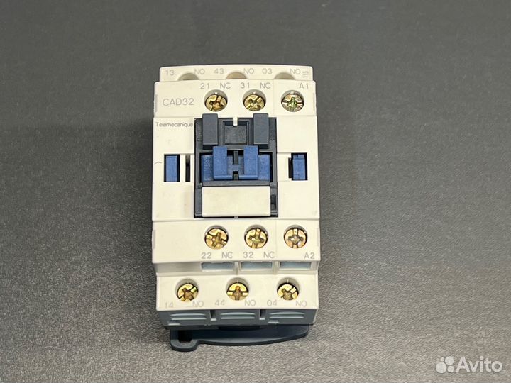 Telemecanique CAD32M7 Реле, новое без крышек 18 шт