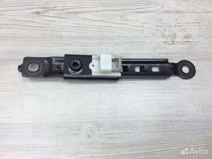 Механизм регулировки ремня безопасности Kia Ceed