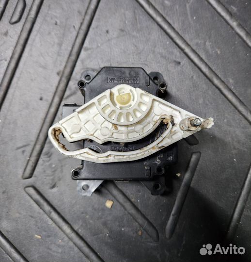 Сервопривод заслонок отопителя Honda Accord 7