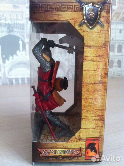 Фигурки рыцарей