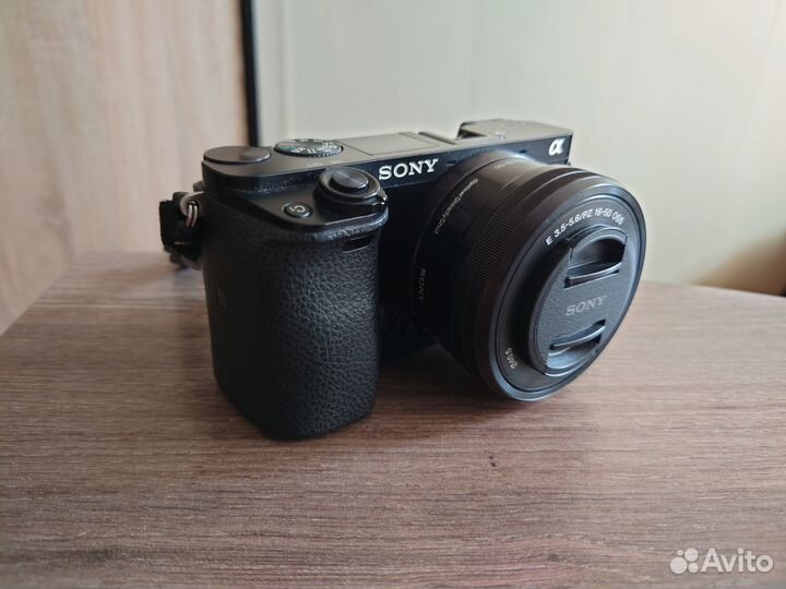 Sony alpha a6000 Kit + 50мм 1.8 + комплект