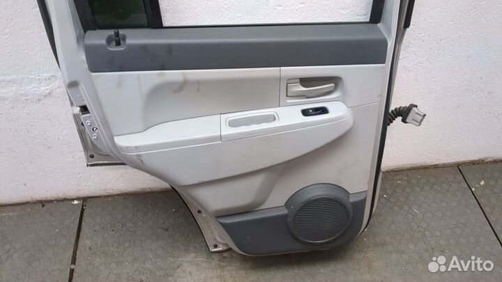 Дверь боковая левая задняя Jeep Liberty