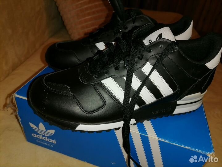 Adidas мужские кроссовки новые