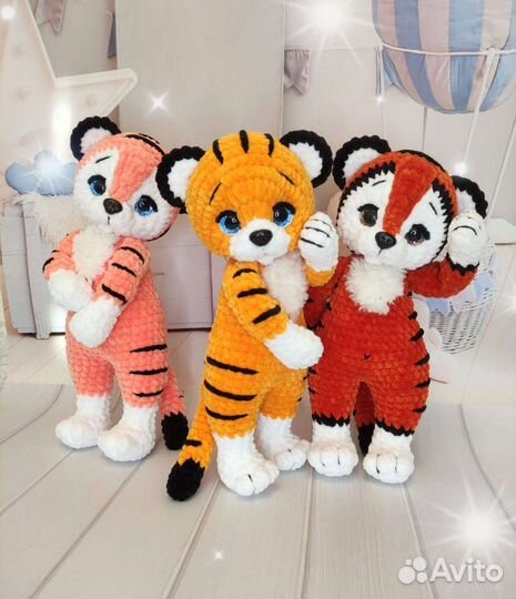 Вязаные игрушки Тигр, енот