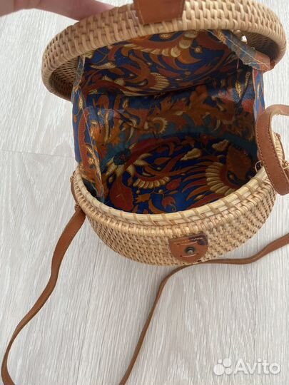 Плетеная сумка из ротанга с Бали