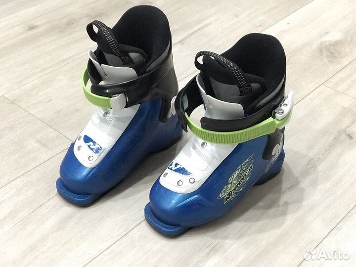 Детские горнолыжные ботинки