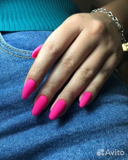 Маникюр и педикюр