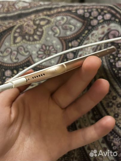 iPhone 8, 64 ГБ