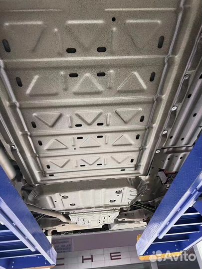 Защита днища LiXiang L8 Ultra 2,5 мм