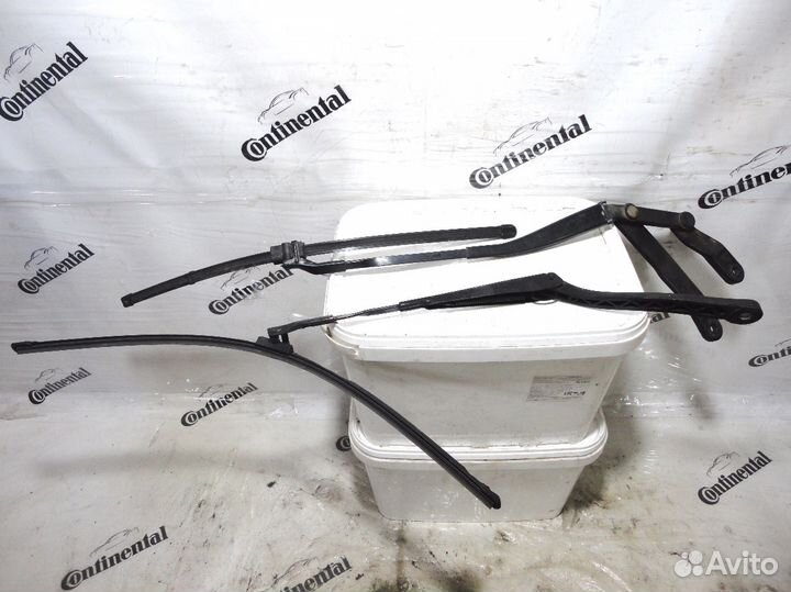 Поводки (дворники) на Мерседес W218, CLS218