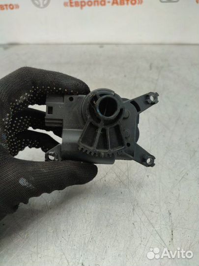 Моторчик заслонок печки Opel Corsa D хэтчбек 1.4 Л