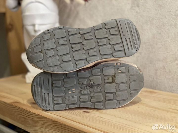 Кроссовки New Balance (с дефектом)