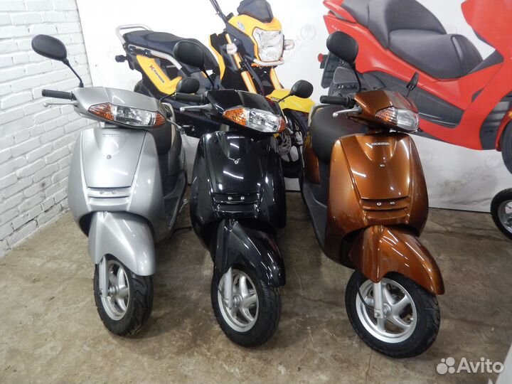 Скутер Honda Lead AF48 с New контейнера