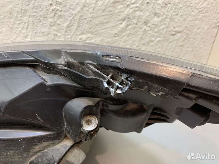 Правая фара Ford Transit