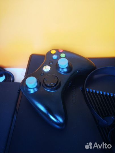 Xbox 360 S 250Gb Прошитый + 15 лицензионных дисков