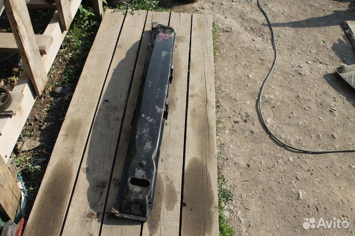 Hyundai Sonata IV (EF) усилитель бампера передний