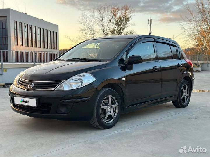 Nissan Tiida 1.6 AT, 2011, 64 300 км