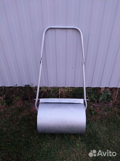 Каток для газона