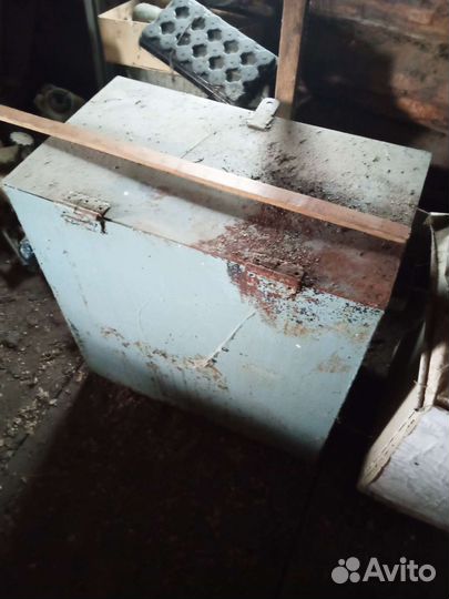 Ящик металлический