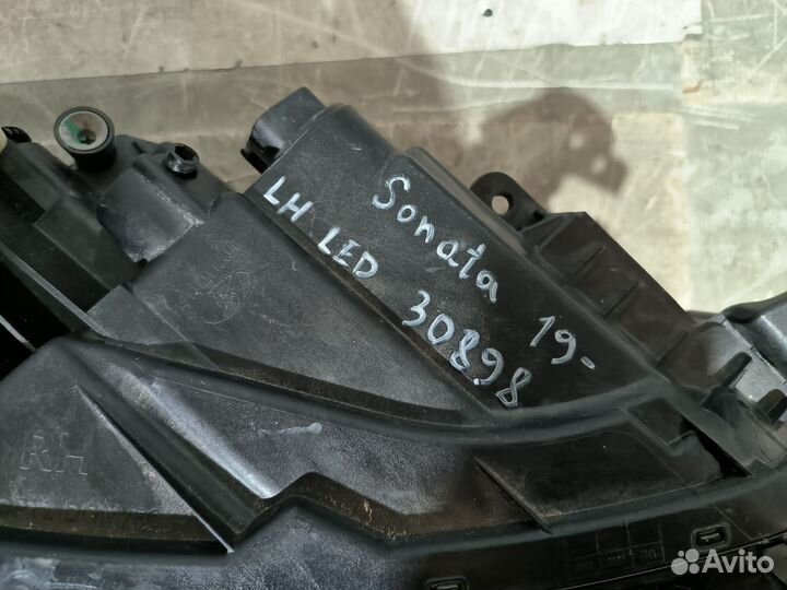 Hyundai Sonata 20- Фара Правая 30898