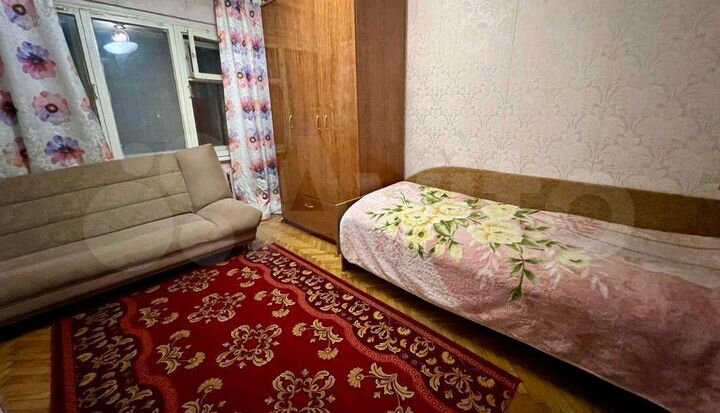 2-к. квартира, 52 м², 1/9 эт.