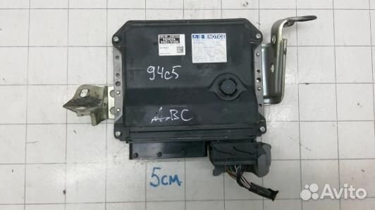 Блок управления двигателем toyota prius V ZFW41 (9