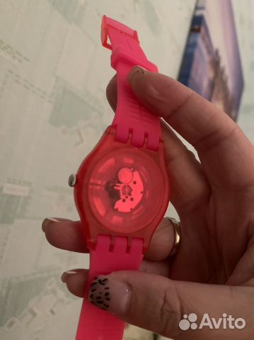 Часы swatch розовые