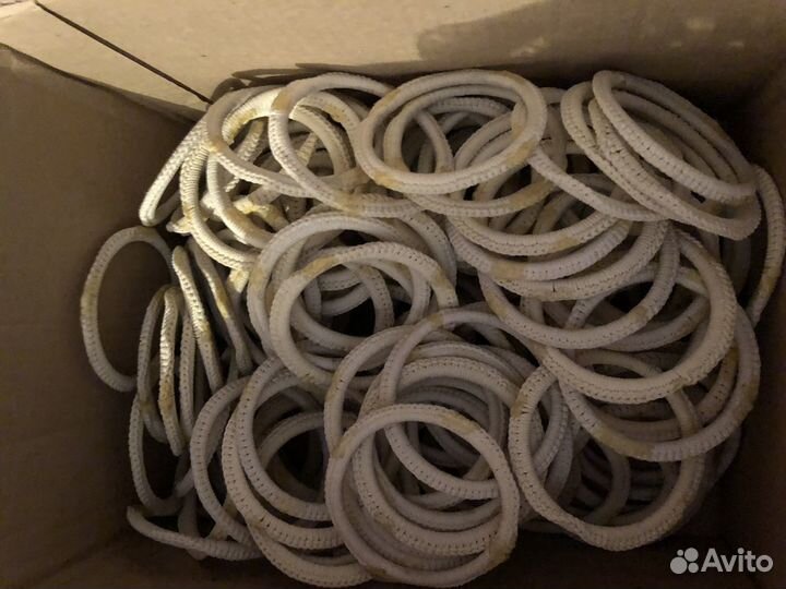 Кольца пластиковые и в оплетке ниток