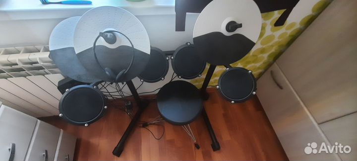 Электронные барабаны Alesis debut KIT