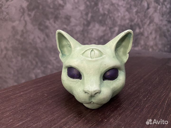 Кот из гипса