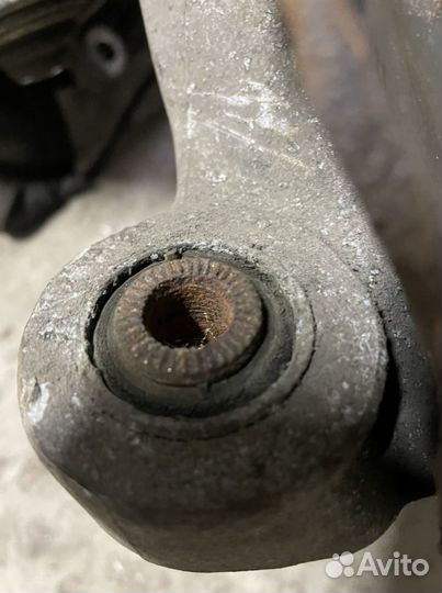 Кулак задний в сборе lexus is 250 gs 300