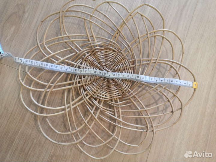 Плетеные ваза, корзина и тарелка