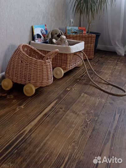 Плетёная колясочка для кукол